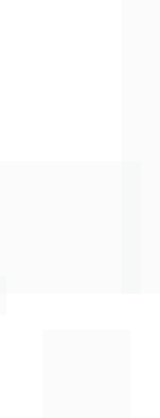 Fondo blanco con formas geométricas en negro, creando un contraste visual. La composición destaca por la simplicidad y el uso de espacios negativos.